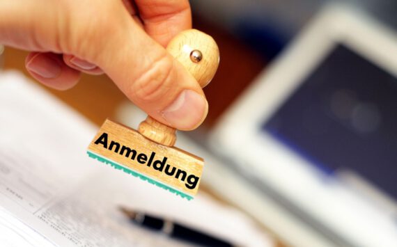Stempel "Anmeldung": Meldunek na Gewerbe w Niemczech — niezbędne dokumenty i formalności